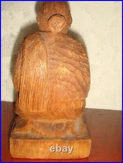 ANTIQUE 139.6 gram HAND CARVED WOOD NATIVE AMERICAN SEATED SQUAW FIGURE signed