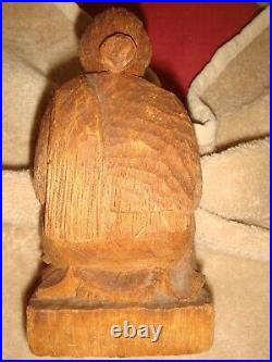 ANTIQUE 139.6 gram HAND CARVED WOOD NATIVE AMERICAN SEATED SQUAW FIGURE signed