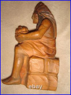 ANTIQUE 322.8 gr. HAND CARVED & PAINTED HARD WOOD NATIVE AMERICAN CHIEF FIGURE