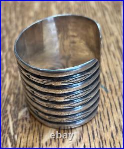 G2U LARGE VINTAGE NATIVE AMERICAN NAVAJO STERLING SILVER BRACELET w STAMPING 49