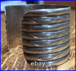 G2U LARGE VINTAGE NATIVE AMERICAN NAVAJO STERLING SILVER BRACELET w STAMPING 49