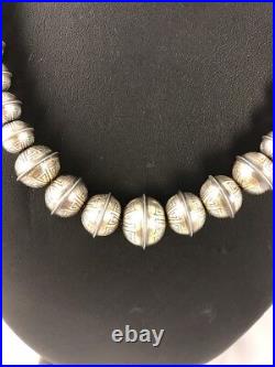 Hand Stamped Bench Navajo Pearls Graduated Sterling Silver Bead Necklace 19