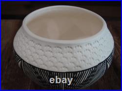 Native American Acoma Fine Line Hand Painted Pottery by B. Garcia