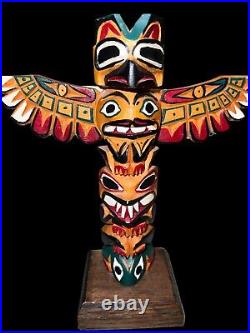 Native American INDIAN Northwest COAST TOTEM Hand CARVED Signed RAY WILLIAMS