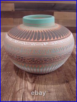 Native American Navajo Indian Hand Etched & Hand Painted Pottery Valencia