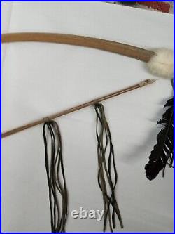 Vintage Native American Bow & Arrow Wall Decor