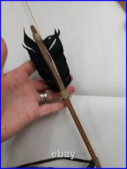 Vintage Native American Bow & Arrow Wall Decor